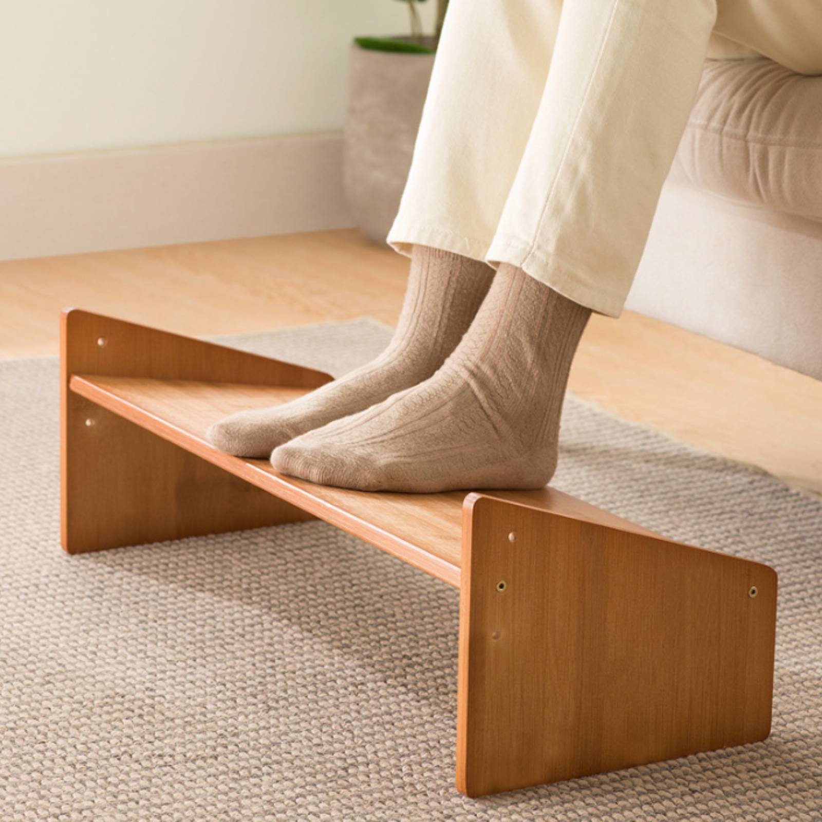 Chairs - Sandaran Kaki di Bawah Meja Permukaan